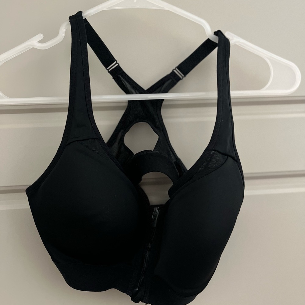 Women’s Sports Bra